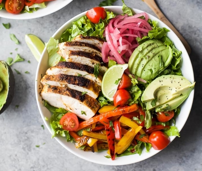 30-Minute Chicken Fajita Salad with Chimichurri Dressing